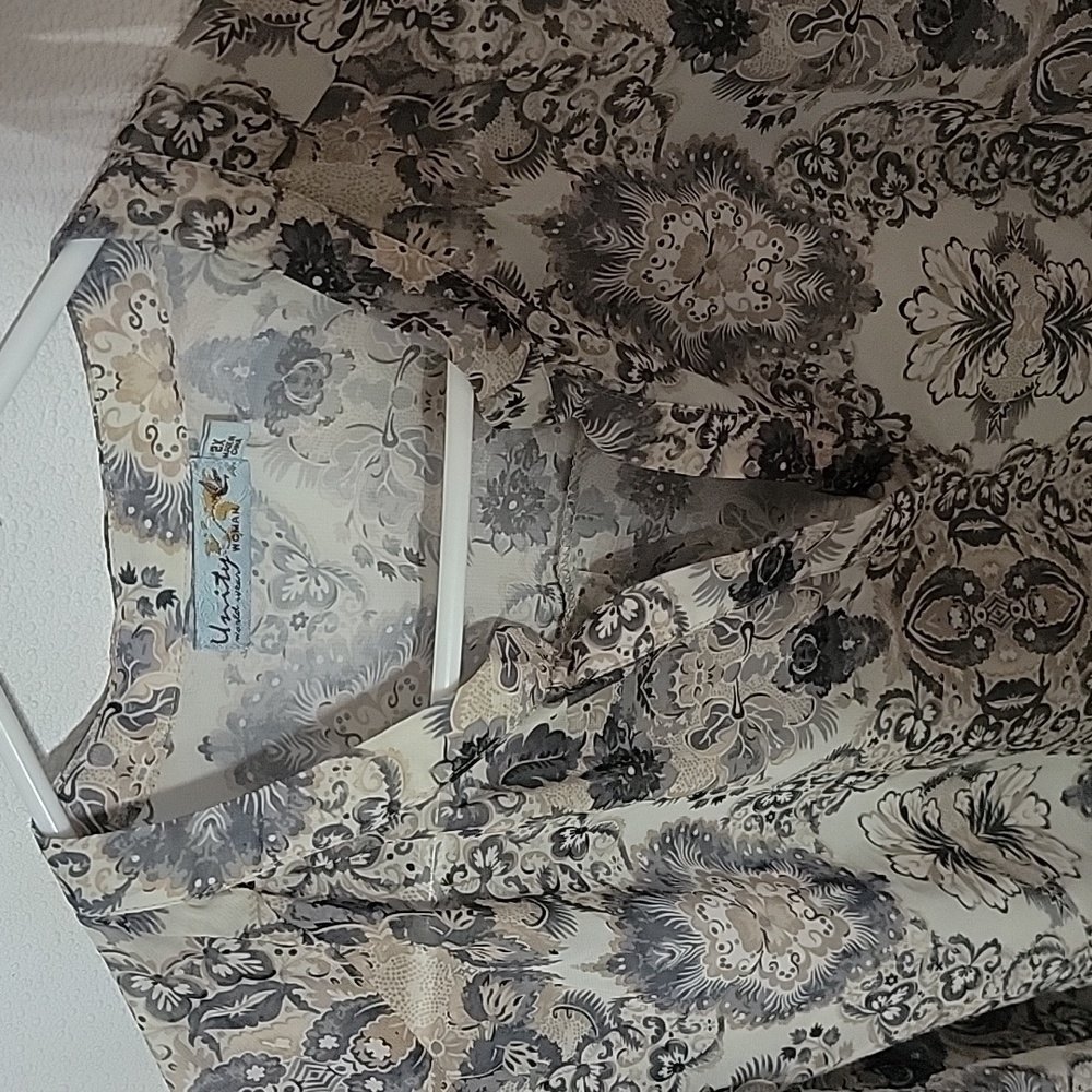 Unity 2X Blouse - Picture 3 of 5